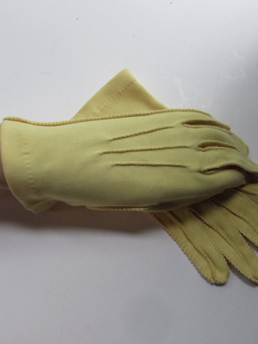 Vintage Mid Century Cotton Gloves in Lemon Yellow